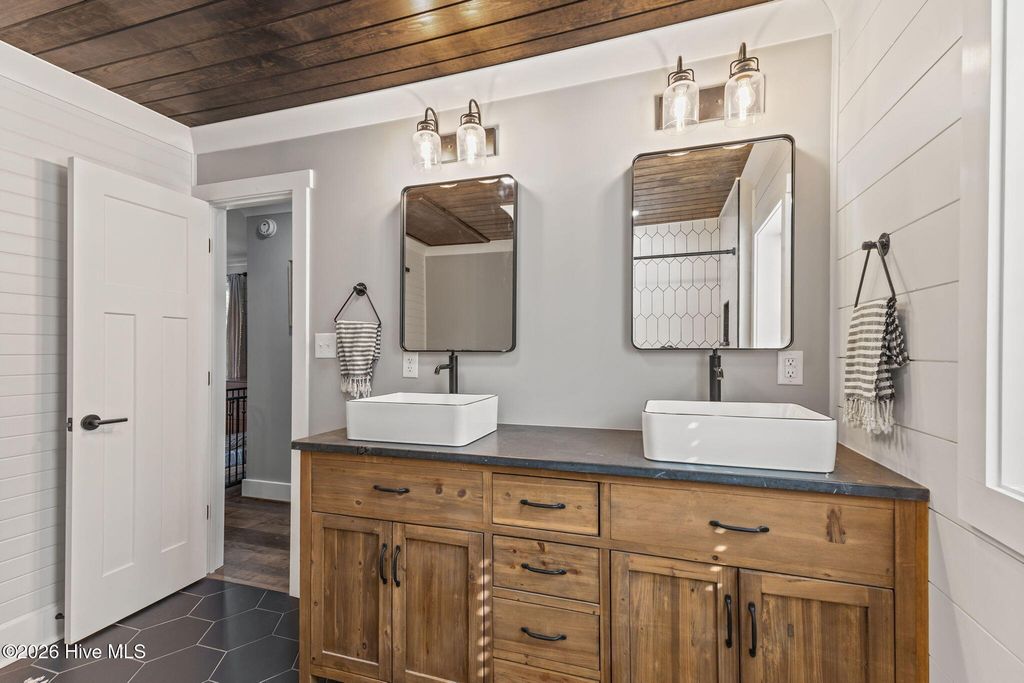 Image 21 of property listing at 125 Loblolly Drive, Atlantic Beach, NC 28512