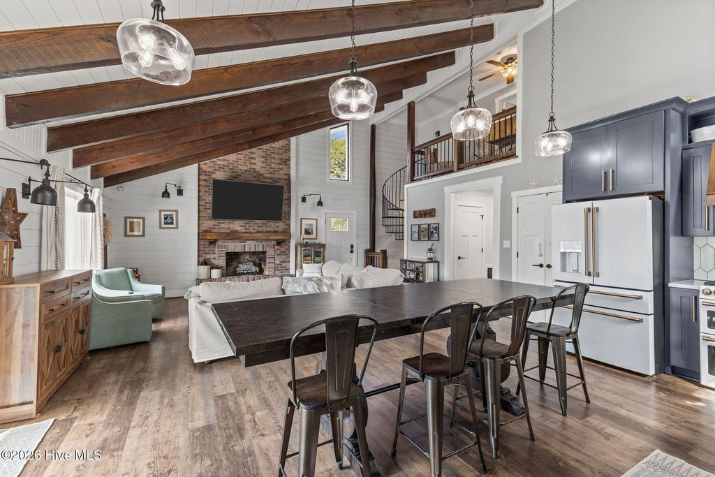 Image 6 of property listing at 125 Loblolly Drive, Atlantic Beach, NC 28512