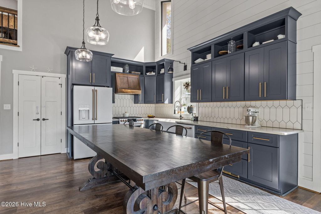 Image 9 of property listing at 125 Loblolly Drive, Atlantic Beach, NC 28512