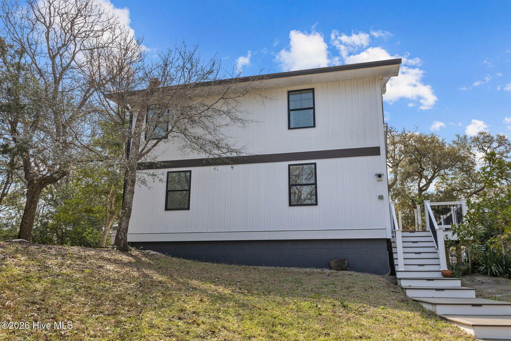 Image 90 of property listing at 125 Loblolly Drive, Atlantic Beach, NC 28512