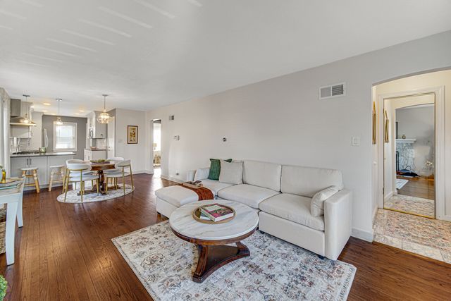 3141 N Odell Avenue, Chicago, IL 60707