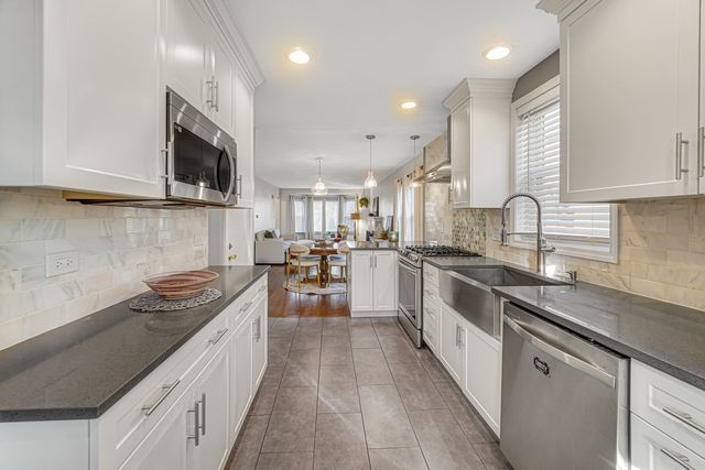 3141 N Odell Avenue, Chicago, IL 60707