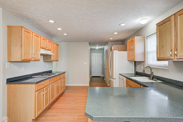 1834 Wynnewood Lane, Avon, IN 46123