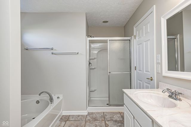 1834 Wynnewood Lane, Avon, IN 46123