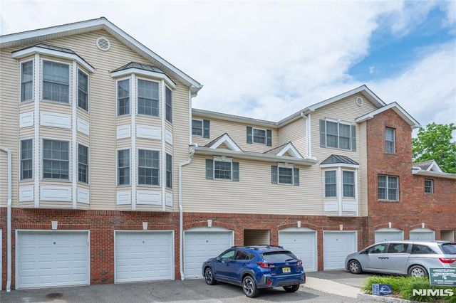 30-08 Federal Hill Road 8, Pompton Lakes, NJ 07442