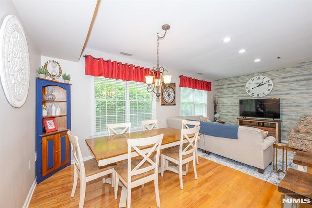 30-08 Federal Hill Road 8, Pompton Lakes, NJ 07442