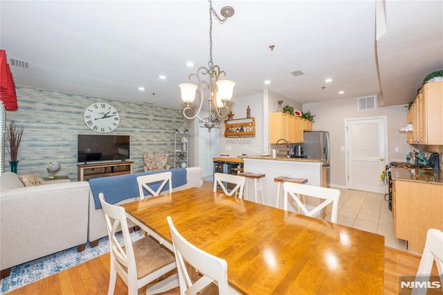 30-08 Federal Hill Road 8, Pompton Lakes, NJ 07442