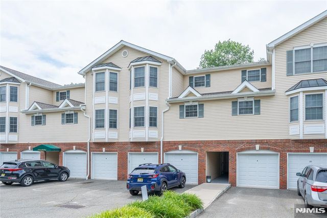 30-08 Federal Hill Road 8, Pompton Lakes, NJ 07442