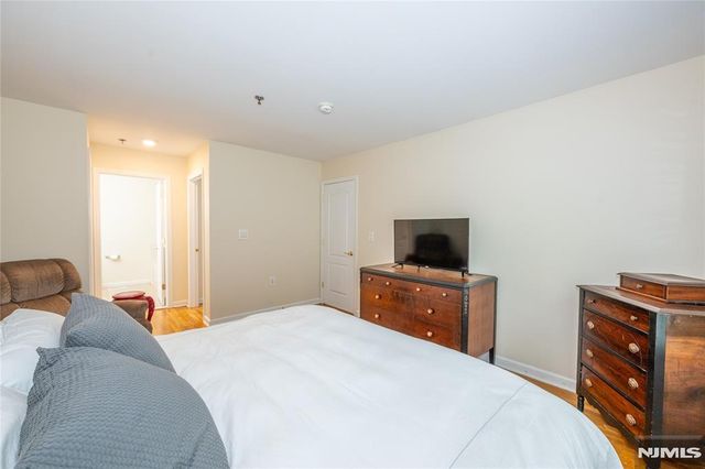 30-08 Federal Hill Road 8, Pompton Lakes, NJ 07442