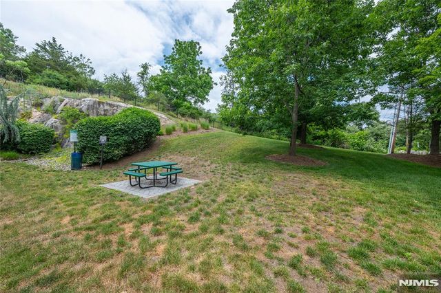 30-08 Federal Hill Road 8, Pompton Lakes, NJ 07442