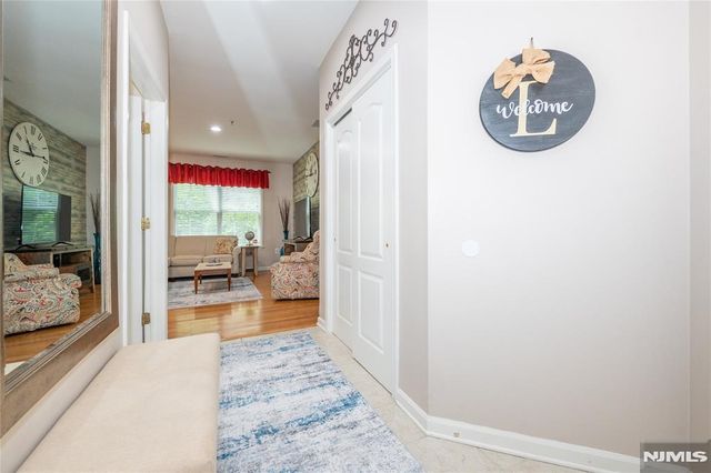 30-08 Federal Hill Road 8, Pompton Lakes, NJ 07442