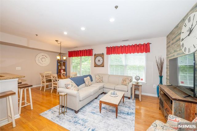 30-08 Federal Hill Road 8, Pompton Lakes, NJ 07442