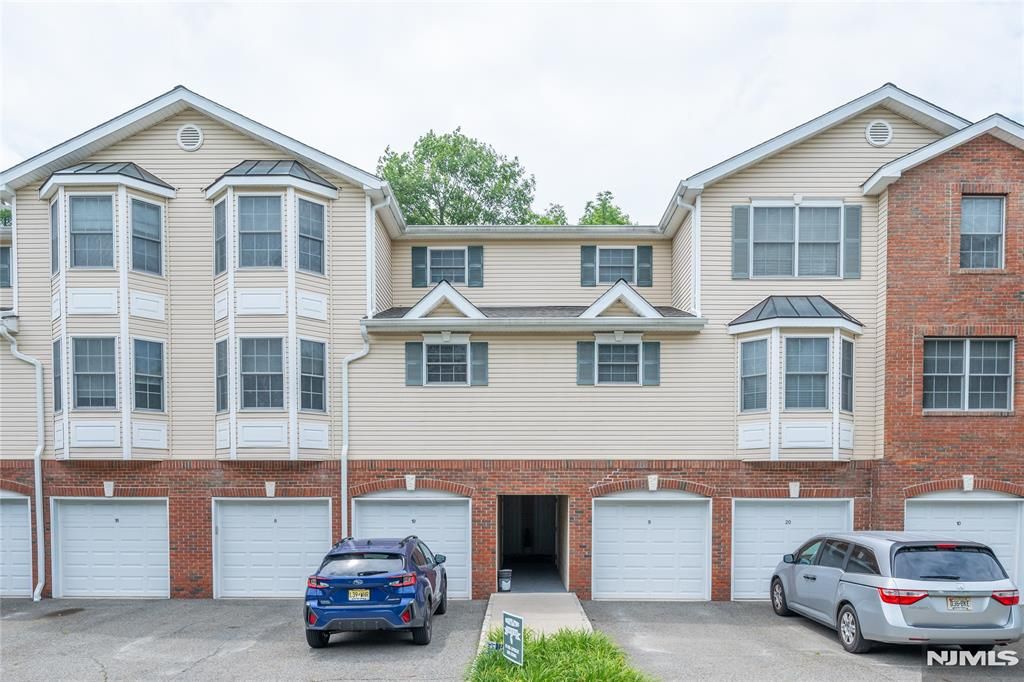 30-08 Federal Hill Road 8, Pompton Lakes, NJ 07442