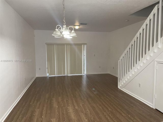 8835 S Isles Cir, Tamarac, FL 33321