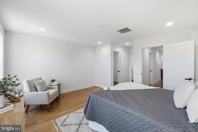 3923 ROLAND AVE, Baltimore, MD 21211