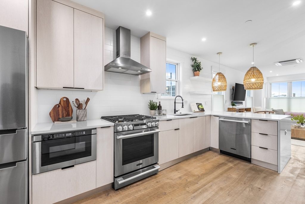 360 Athens St 360, Boston, MA 02127