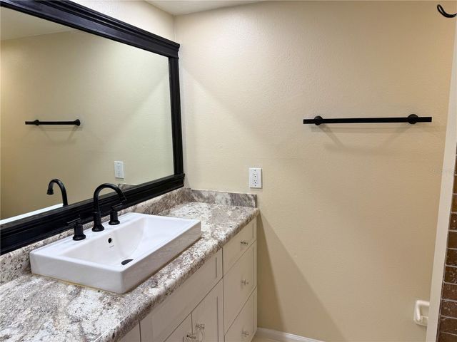 4821 W MCELROY AVENUE D210, Tampa, FL 33611