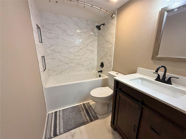 4821 W MCELROY AVENUE D210, Tampa, FL 33611