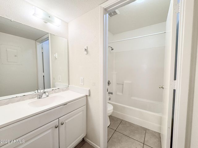 2650 E MCKELLIPS Road 107, Mesa, AZ 85213