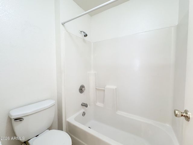 2650 E MCKELLIPS Road 107, Mesa, AZ 85213