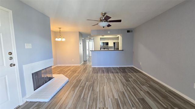 18617 Egret Bay Boulevard 504, Houston, TX 77058