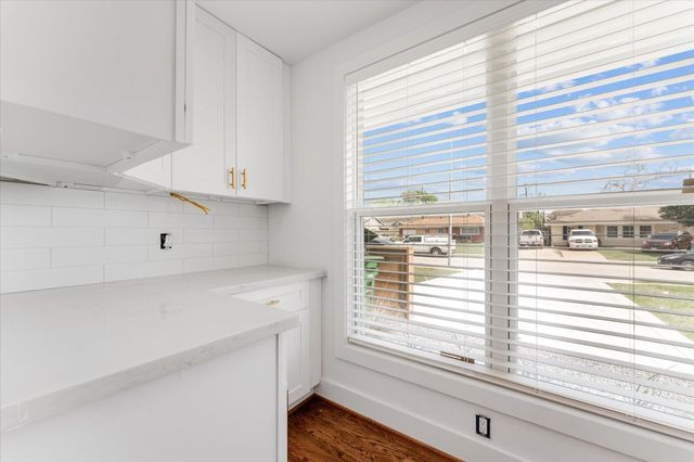 1845 Huge Oaks Street, Houston, TX 77055