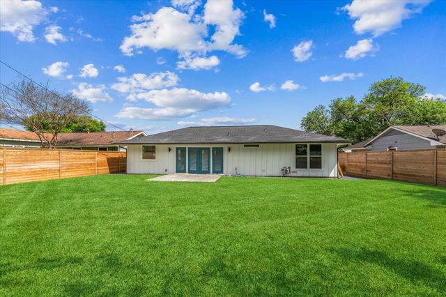 1845 Huge Oaks Street, Houston, TX 77055