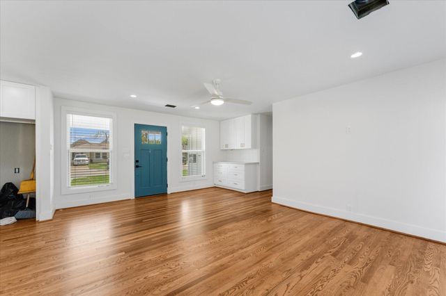 1845 Huge Oaks Street, Houston, TX 77055