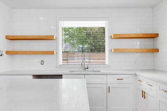 1845 Huge Oaks Street, Houston, TX 77055