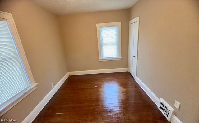 952 Oxford Road, Cleveland Heights, OH 44121