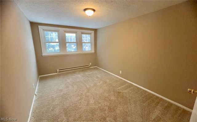 952 Oxford Road, Cleveland Heights, OH 44121