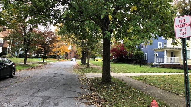 952 Oxford Road, Cleveland Heights, OH 44121