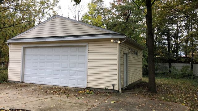 952 Oxford Road, Cleveland Heights, OH 44121