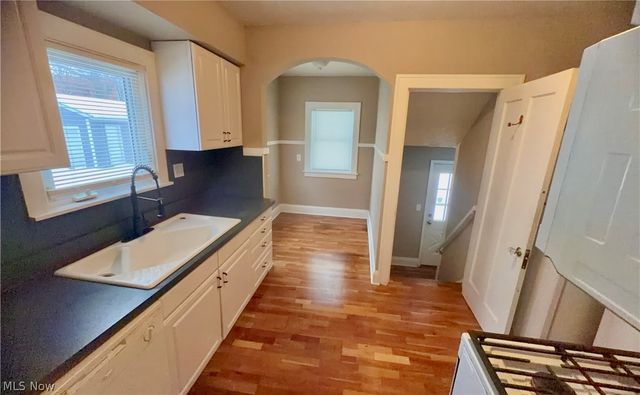 952 Oxford Road, Cleveland Heights, OH 44121