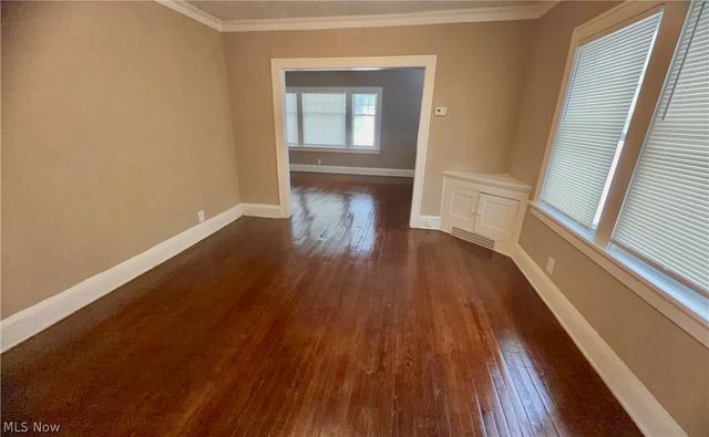 952 Oxford Road, Cleveland Heights, OH 44121