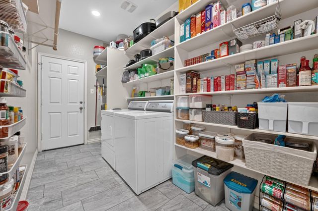 213 Silver Lace LN, Round Rock, TX 78664