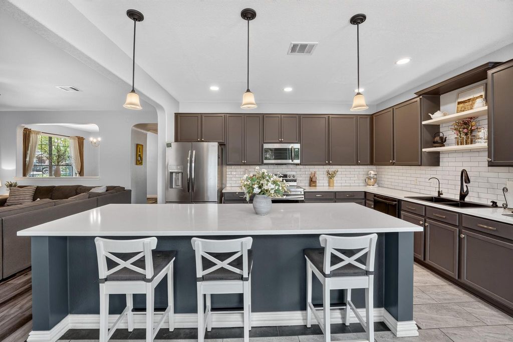 213 Silver Lace LN, Round Rock, TX 78664