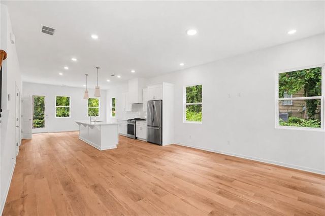 154 Stanhope Circle NW, Atlanta, GA 30314