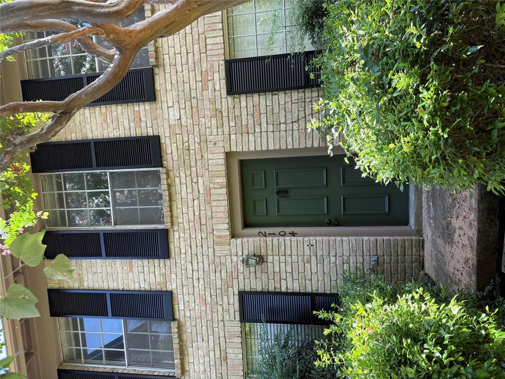 2104 Bronte DR 152, Austin, TX 78752