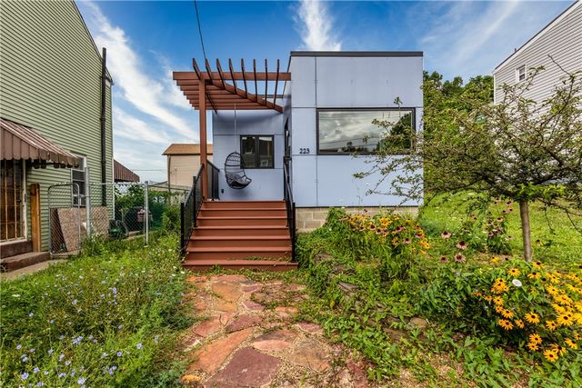 223 N Atlantic Ave, Garfield, PA 15224
