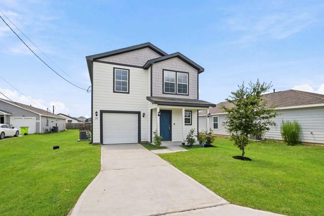 108 Road 51026, Cleveland, TX 77327