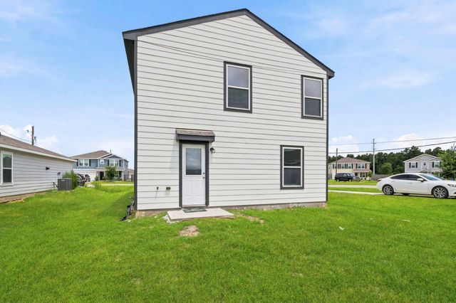 108 Road 51026, Cleveland, TX 77327