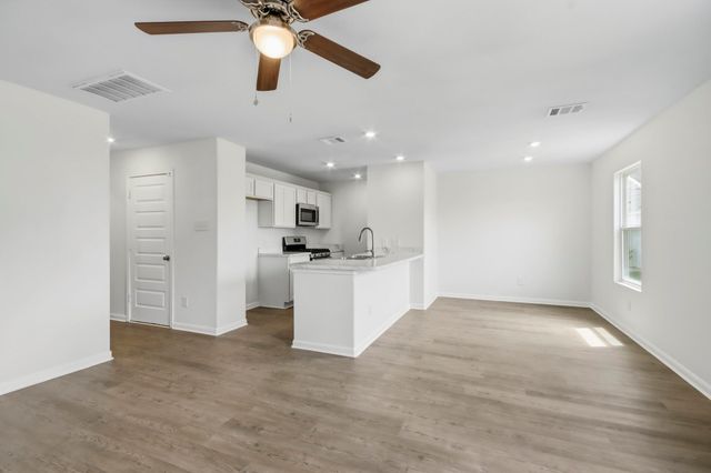 108 Road 51026, Cleveland, TX 77327