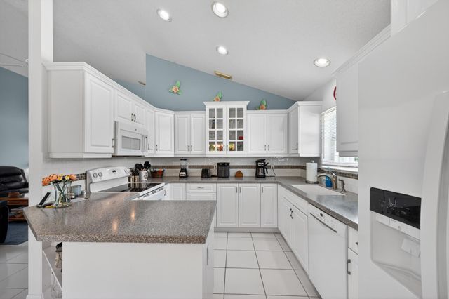 4325 SE Scotland Cay Way, Stuart, FL 34997