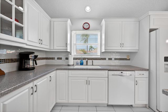 4325 SE Scotland Cay Way, Stuart, FL 34997