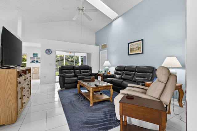 4325 SE Scotland Cay Way, Stuart, FL 34997