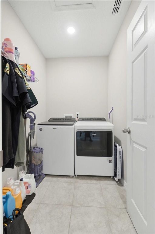 Image 31 of property listing at 1015 KOBUK STREET, Haines City, FL 33844