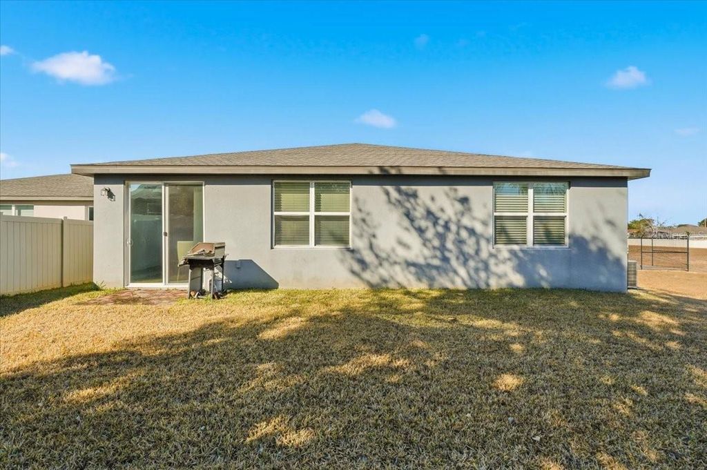 Image 32 of property listing at 1015 KOBUK STREET, Haines City, FL 33844