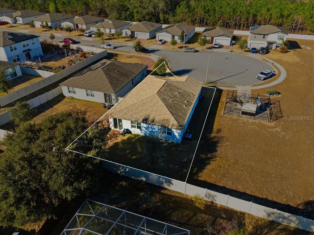 Image 38 of property listing at 1015 KOBUK STREET, Haines City, FL 33844