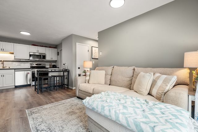 8 Lafayette Park 7, Lynn, MA 01902